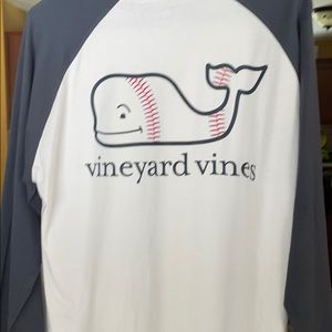 Men’s Vineyard Vines medium long sleeve T-shirt